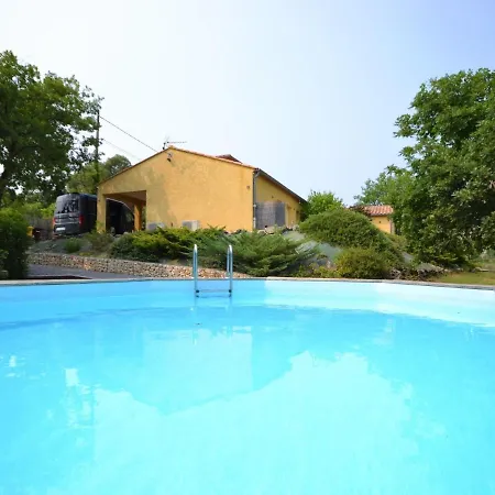 Hébergement de vacances In Largenti Re With Pool