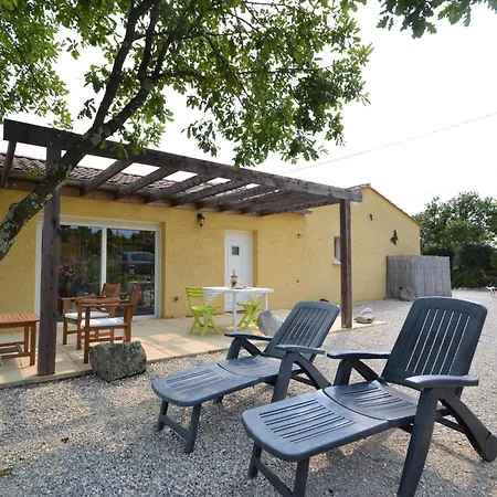 In Largenti Re With Pool Holiday home